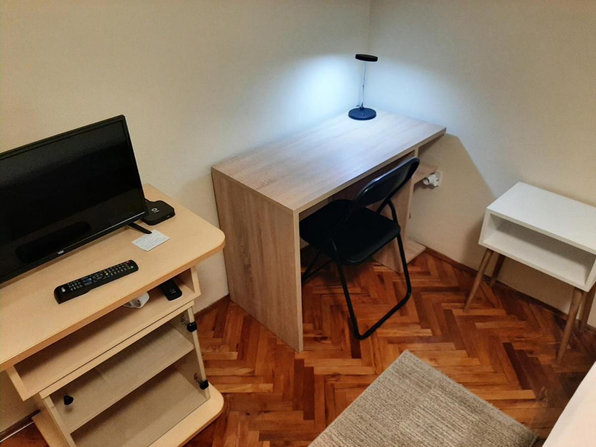 Haus Apartman Zajecar M&L Exteriör bild