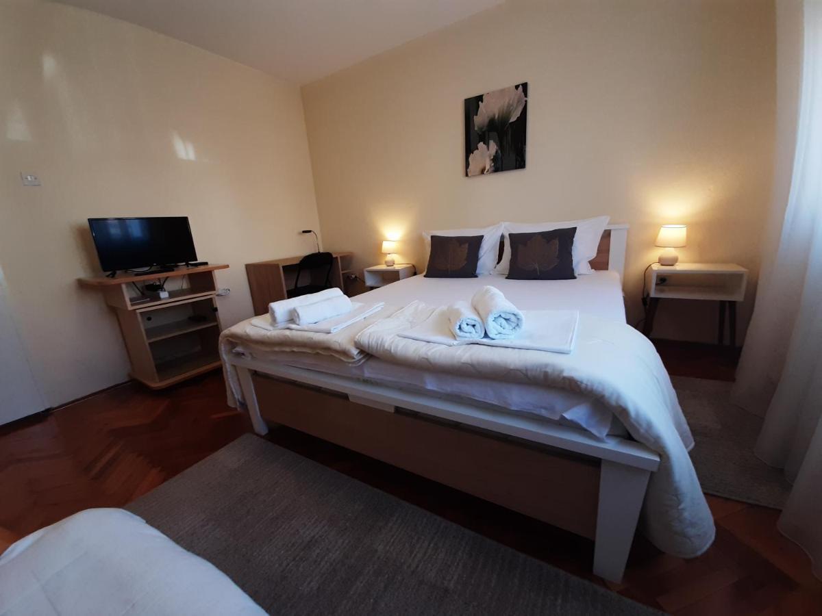 Haus Apartman Zajecar M&L Exteriör bild