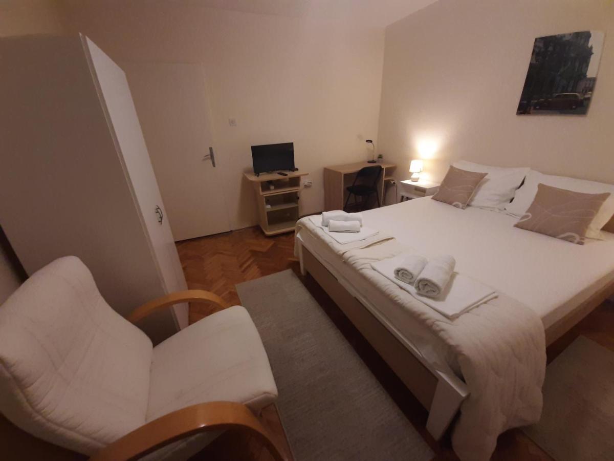 Haus Apartman Zajecar M&L Exteriör bild