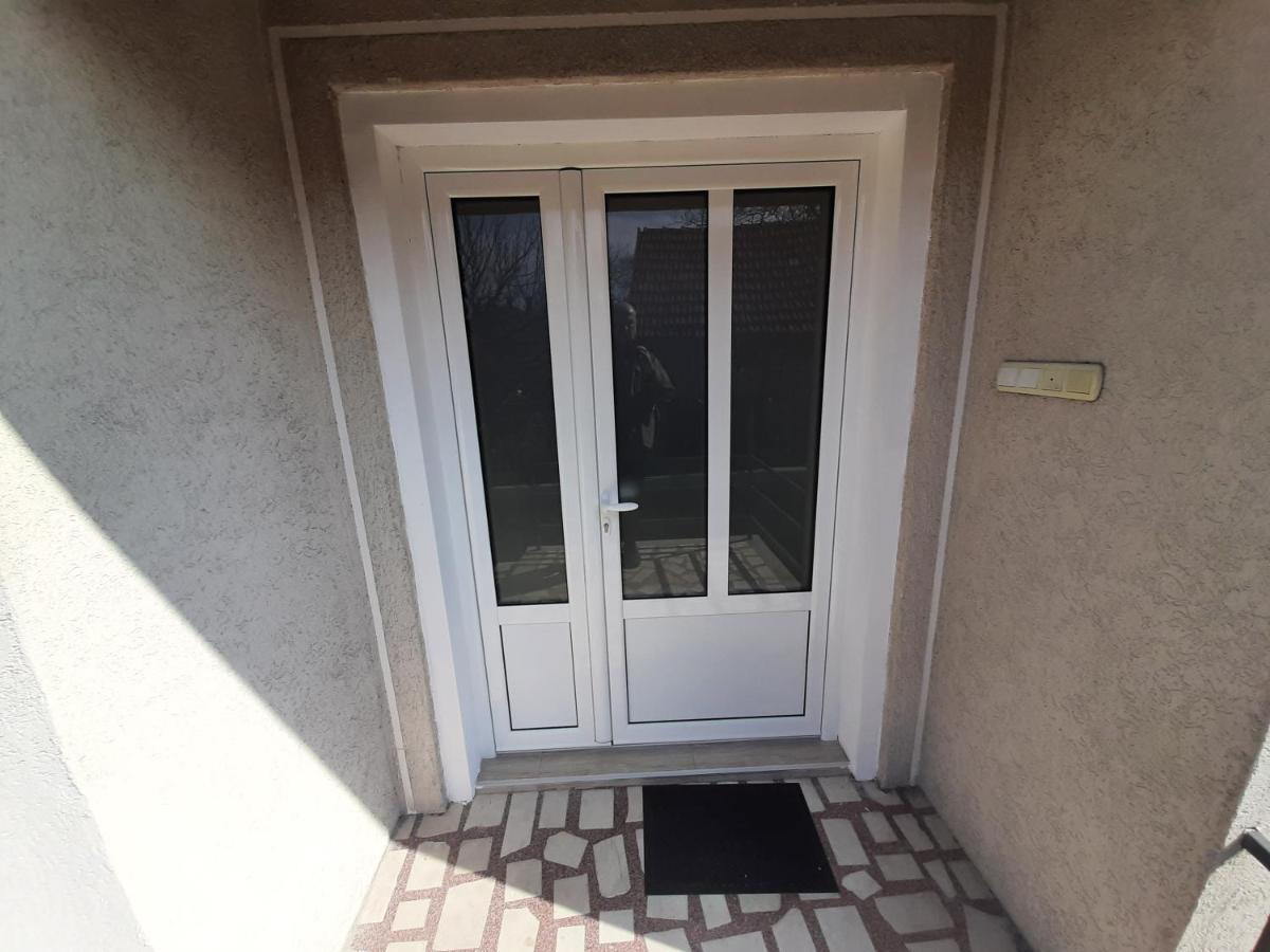 Haus Apartman Zajecar M&L Exteriör bild